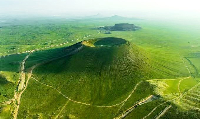 乌兰哈达火山群 (5).jpg