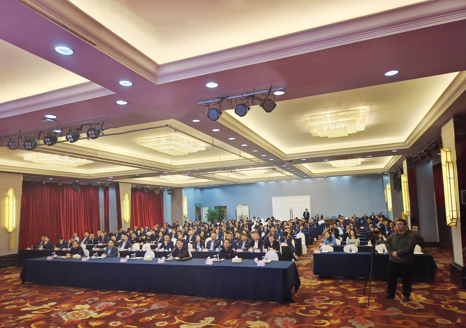 20251120--威海文旅集团培训-选用照片--(2).jpg